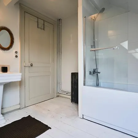 Atypical 2 Bedroom Near Train Station Apartment Tourcoing