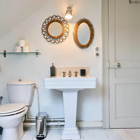 Apartment Atypical 2 Bedroom Near Train Station *