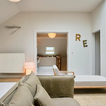 Atypical 2 Bedroom Near Train Station Apartment