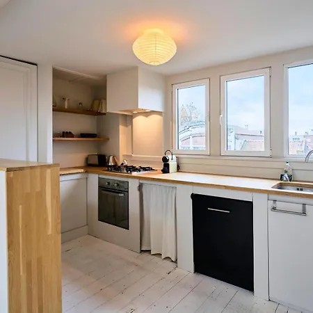 Apartment Atypical 2 Bedroom Near Train Station *