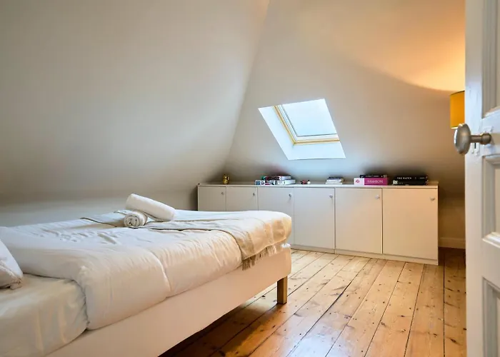 Atypical 2 Bedroom Near Train Station Appartamento *