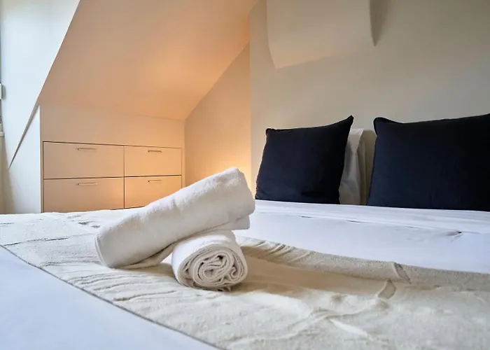 Appartamento Atypical 2 Bedroom Near Train Station *