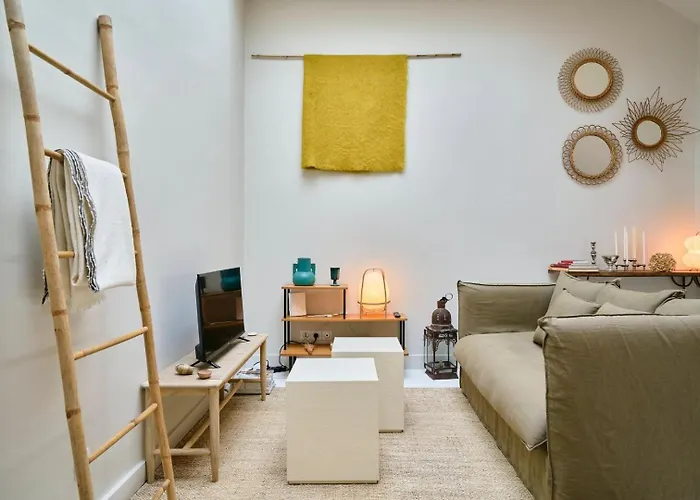 Appartamento Atypical 2 Bedroom Near Train Station *