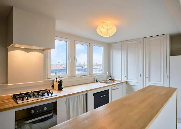 Appartamento Atypical 2 Bedroom Near Train Station